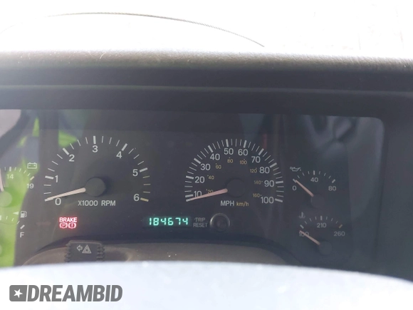 2000 Jeep Cherokee z VIN 1J4FF48S1YL273555, wystawiony jako IAAI lot #42249135 z przebiegiem 184 674 mil mil oraz . Historia ofert i sprzedaży dostępna na DreamBid. Obrazek 7.