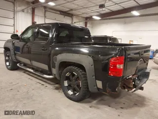 2007 Chevrolet Silverado 1500 LT w/1LT with VIN 3GCEK13M57G510256, listed as a IAAI auction lot 41690398 with 256,980 mi miles. Bid and sale history available at carsss.com. Image 3.