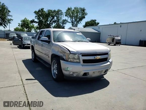 2007 Chevrolet Avalanche 1LT z VIN 3GNFK12317G159012, wystawiony jako Copart lot #57343635 z przebiegiem 181 845 mil mil oraz Szkoda całkowita • Salvage title. Historia ofert i sprzedaży dostępna na DreamBid. Obrazek 13.