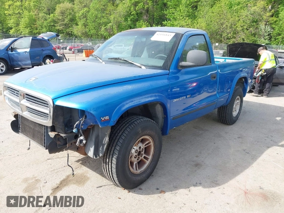 1999 Dodge Dakota z VIN 1B7GG26X3XS142920, wystawiony jako IAAI lot #42116843 z przebiegiem 300 139 mil mil oraz . Historia ofert i sprzedaży dostępna na DreamBid. Obrazek 2.