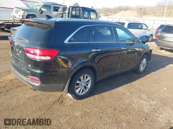 2016 Kia Sorento LX with VIN 5XYPG4A32GG031328, listed as a IAAI auction lot 41890459 with 158,475 mi miles. Bid and sale history available at carsss.com. Image 4.