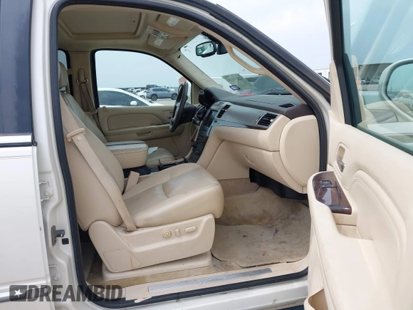 2008 Cadillac Escalade z VIN 1GYFK63838R213504, wystawiony jako IAAI lot #42074133 z przebiegiem 123 986 mil mil oraz . Historia ofert i sprzedaży dostępna na DreamBid. Obrazek 5.