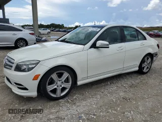 2011 Mercedes-Benz C 300 Sport z VIN WDDGF5EB8BA522981, wystawiony jako Copart lot #62497165 z przebiegiem 108 446 mil mil oraz Szkoda całkowita • Salvage title. Historia ofert i sprzedaży dostępna na DreamBid. Obrazek 1.