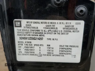 2005 Chevrolet Avalanche LS z VIN 3GNEK12Z55G214297, wystawiony jako Copart lot #51241695 z przebiegiem 141 402 mil mil oraz Szkoda całkowita • Salvage title. Historia ofert i sprzedaży dostępna na DreamBid. Obrazek 12.