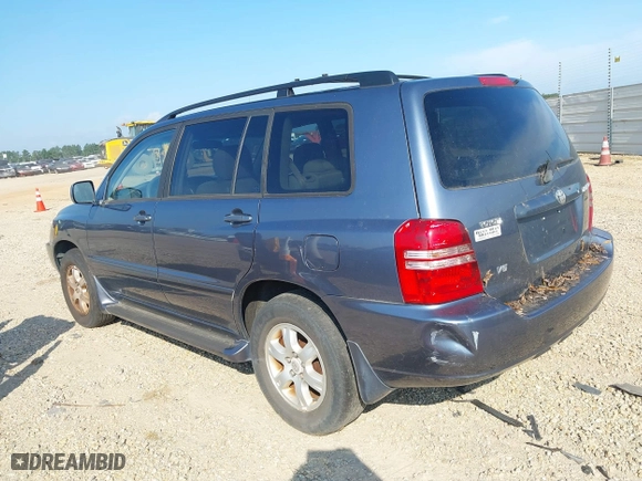 2002 Toyota Highlander with VIN JTEGF21A020062948, listed as a IAAI auction lot 40066189 with 227,639 mi miles. Bid and sale history available at carsss.com. Image 3.
