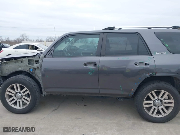 2010 Toyota 4Runner SR5 with VIN JTEZU5JR0A5012171, listed as a IAAI auction lot 41289747 with 151,537 mi miles. Bid and sale history available at carsss.com. Image 14.
