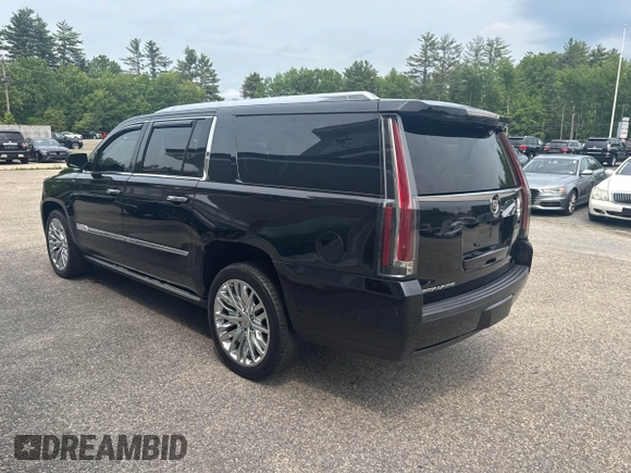 2015 Cadillac Escalade ESV Premium z VIN 1GYS4JKJ1FR272533, wystawiony jako IAAI lot #42461108 z przebiegiem 227 892 mil mil oraz . Historia ofert i sprzedaży dostępna na DreamBid. Obrazek 3.