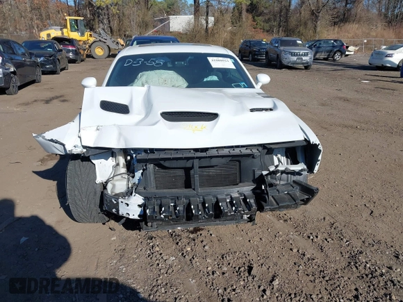 2019 Dodge Challenger R/T Scat Pack z VIN 2C3CDZFJ8KH662417, wystawiony jako IAAI lot #41880921 z przebiegiem 40 314 mil mil oraz . Historia ofert i sprzedaży dostępna na DreamBid. Obrazek 6.