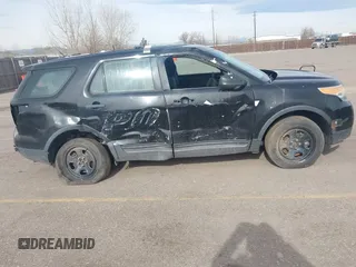 2013 Ford Police Interceptor Utility z VIN 1FM5K8AR6DGA63897, wystawiony jako IAAI lot #41855311 z przebiegiem Nie podano mil oraz . Historia ofert i sprzedaży dostępna na DreamBid. Obrazek 6.