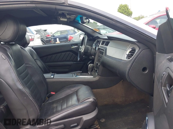2014 Ford Mustang V6 with VIN 1ZVBP8EM2E5220391, listed as a IAAI auction lot 42160616 with 178,080 mi miles and . Bid and sale history available at DreamBid. Image 5.