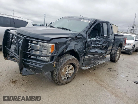 2017 Ford Super Duty F-250 SRW Lariat with VIN 1FT7W2BTXHED40884, listed as a Copart auction lot 51273165 with 159,899 mi miles and Salvage Title. Bid and sale history available at carsss.com. Image 1.