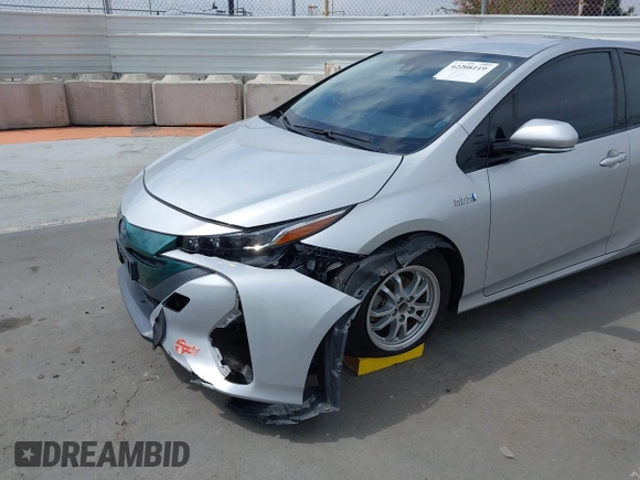 2017 Toyota Prius Plus z VIN JTDKARFPXH3053894, wystawiony jako IAAI lot #42208119 z przebiegiem 115 439 mil mil oraz . Historia ofert i sprzedaży dostępna na DreamBid. Obrazek 6.