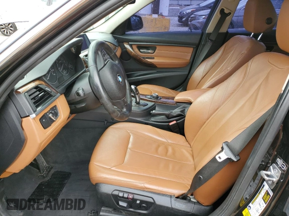 2013 BMW 3 Series 328i с VIN WBA3C1C54DK103737, выставлен на аукционе Copart как лот 47820025 с пробегом 134 896 миль миль и На запчасти • Non repairable. История ставок и продаж доступна на DreamBid. Изображение 7.