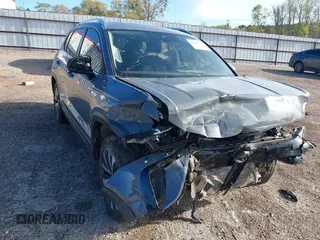 2022 Volkswagen Taos SE z VIN 3VVLX7B26NM077297, wystawiony jako IAAI lot #41846563 z przebiegiem 63 161 mil mil oraz . Historia ofert i sprzedaży dostępna na DreamBid. Obrazek 20.