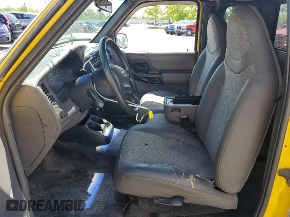 2001 Ford Ranger XL Fleet z VIN 1FTZR15E21TA37171, wystawiony jako Copart lot #58254895 z przebiegiem 121 381 mil mil oraz Czysty tytuł • Clean title. Historia ofert i sprzedaży dostępna na DreamBid. Obrazek 7.