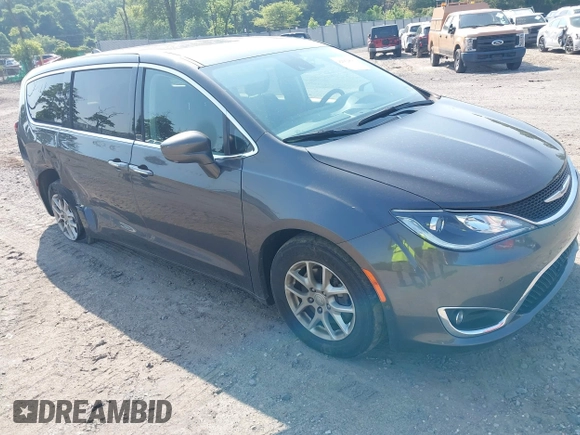 2020 Chrysler Pacifica Touring with VIN 2C4RC1FG6LR120775, listed as a IAAI auction lot 42562876 with 119,853 mi miles and . Bid and sale history available at DreamBid. Image 1.