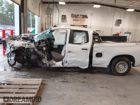 2020 Chevrolet Silverado 1500 LT with VIN 1GCRYDED9LZ166441, listed as a IAAI auction lot 41813441 with Not Provided miles. Bid and sale history available at carsss.com. Image 13.
