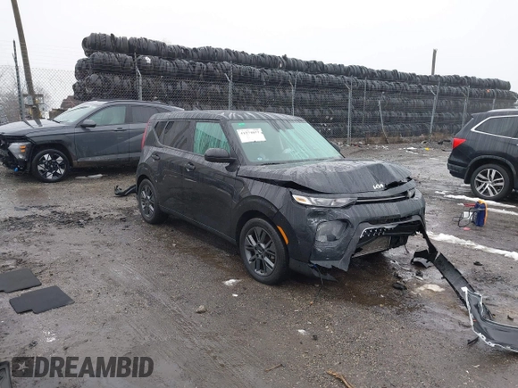 2022 Kia Soul EX with VIN KNDJ33AU1N7803820, listed as a IAAI auction lot 41574877 with 55,340 mi miles. Bid and sale history available at carsss.com. Image 1.