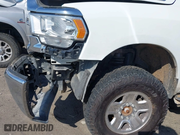 2024 Ram 2500 Tradesman with VIN 3C6UR5CL3RG226527, listed as a IAAI auction lot 41791224 with 44,589 mi miles. Bid and sale history available at carsss.com. Image 17.