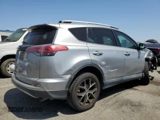 2016 Toyota RAV4 SE z VIN 2T3JFREV5GW499752, wystawiony jako Copart lot #62032045 z przebiegiem 77 711 mil mil oraz Szkoda całkowita • Salvage title. Historia ofert i sprzedaży dostępna na DreamBid. Obrazek 3.