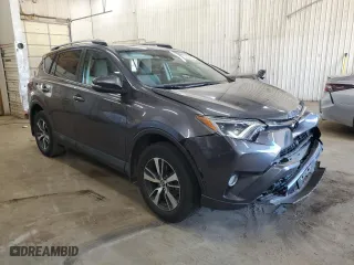 2018 Toyota RAV4 XLE with VIN JTMRFREV1JJ736777, listed as a Copart auction lot 52329605 with 60,069 mi miles and Salvage Title. Bid and sale history available at carsss.com. Image 4.