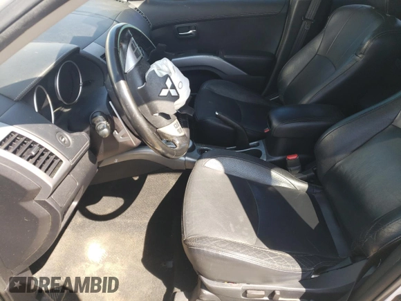 2011 Mitsubishi Outlander XLS z VIN JA4JS4AX4BU012496, wystawiony jako Copart lot #52871125 z przebiegiem 136 561 mil mil oraz Szkoda całkowita • Salvage title. Historia ofert i sprzedaży dostępna na DreamBid. Obrazek 7.