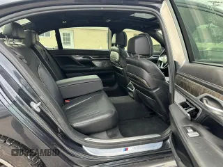 2017 BMW 7 Series with VIN WBA7F2C38HG422936, listed as a Copart auction lot 44996865 with 84,597 mi miles and Clean Title. Bid and sale history available at DreamBid. Image 7.