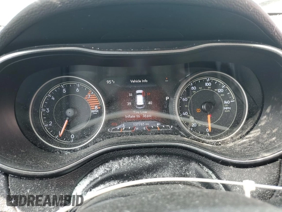 2019 Jeep Cherokee Trailhawk z VIN 1C4PJMBX2KD328612, wystawiony jako Copart lot #56859655 z przebiegiem 137 765 mil mil oraz Czysty tytuł • Clean title. Historia ofert i sprzedaży dostępna na DreamBid. Obrazek 9.