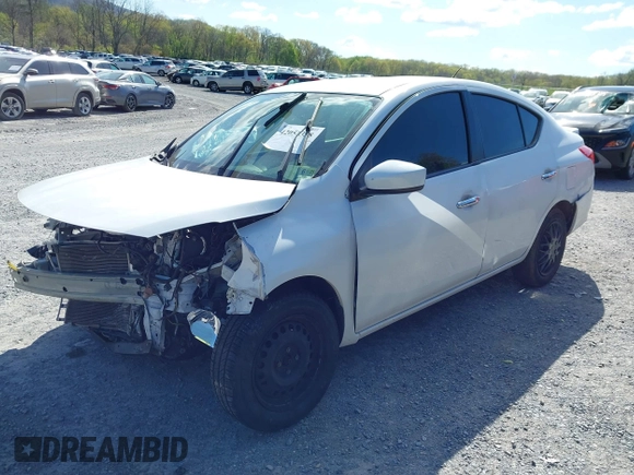 2019 Nissan Versa SV z VIN 3N1CN7AP1KL871615, wystawiony jako IAAI lot #42051338 z przebiegiem 108 364 mil mil oraz . Historia ofert i sprzedaży dostępna na DreamBid. Obrazek 6.