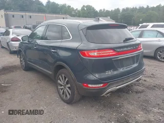 2019 Lincoln MKC Reserve with VIN 5LMCJ3D99KUL07269, listed as a IAAI auction lot 42498672 with 39,315 mi miles and . Bid and sale history available at DreamBid. Image 3.