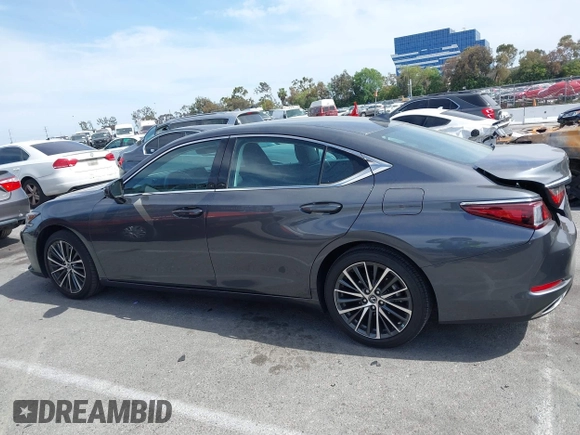 2022 Lexus ES 350 z VIN 58ADZ1B1XNU121500, wystawiony jako IAAI lot #42238205 z przebiegiem 20 330 mil mil oraz . Historia ofert i sprzedaży dostępna na DreamBid. Obrazek 14.