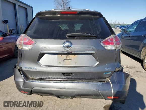 2014 Nissan Rogue S z VIN 5N1AT2MT9EC817027, wystawiony jako Copart lot #88221235 z przebiegiem Nie podano mil oraz Szkoda całkowita • Salvage title. Historia ofert i sprzedaży dostępna na DreamBid. Obrazek 6.