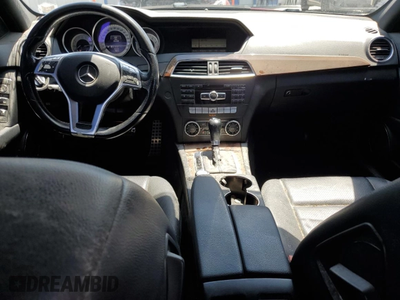 2013 Mercedes-Benz C 250 Sport с VIN WDDGF4HB1DR289701, выставлен на аукционе Copart как лот 64583045 с пробегом 134 153 миль миль и Чистый • Clean title. История ставок и продаж доступна на DreamBid. Изображение 8.
