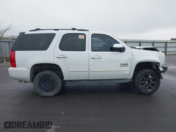 2011 GMC Yukon SLT with VIN 1GKS1CE01BR101311, listed as a IAAI auction lot 41572486 with 1 mi miles. Bid and sale history available at carsss.com. Image 14.