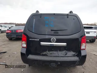2011 Nissan Pathfinder Silver with VIN 5N1AR1NB1BC631248, listed as a IAAI auction lot 41921956 with 165,360 mi miles. Bid and sale history available at carsss.com. Image 16.