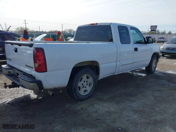 2005 Chevrolet Silverado 1500 Work Truck with VIN 1GCEC19X15Z116832, listed as a IAAI auction lot 41844122 with 231,130 mi miles. Bid and sale history available at carsss.com. Image 4.