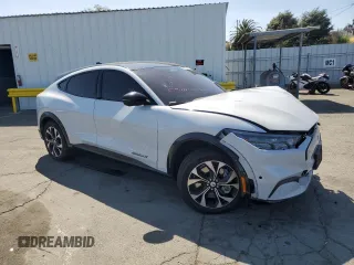 2022 Ford Mustang Mach-E Premium с VIN 3FMTK3R76NMA30130, выставлен на аукционе Copart как лот 58601735 с пробегом 76 466 миль миль и Списание • Salvage title. История ставок и продаж доступна на DreamBid. Изображение 4.