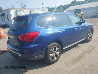 2017 Nissan Pathfinder SV with VIN 5N1DR2MM4HC675341, listed as a IAAI auction lot 40087490 with 95,106 mi miles. Bid and sale history available at carsss.com. Image 4.
