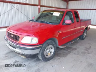 1998 Ford F-150 z VIN 1FTZX1720WNA51610, wystawiony jako IAAI lot #42527348 z przebiegiem 249 999 mil mil oraz . Historia ofert i sprzedaży dostępna na DreamBid. Obrazek 2.