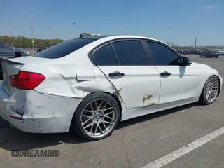 2012 BMW 3 Series 335i z VIN WBA3A9G54CNN67686, wystawiony jako IAAI lot #42106853 z przebiegiem 141 368 mil mil oraz . Historia ofert i sprzedaży dostępna na DreamBid. Obrazek 6.
