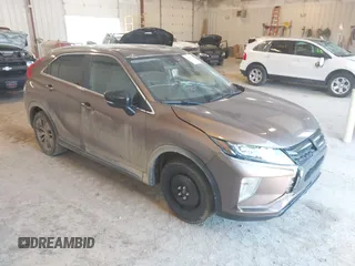 2020 Mitsubishi Eclipse Cross LE z VIN JA4AS4AA0LZ030395, wystawiony jako IAAI lot #42582412 z przebiegiem 79 412 mil mil oraz . Historia ofert i sprzedaży dostępna na DreamBid. Obrazek 1.