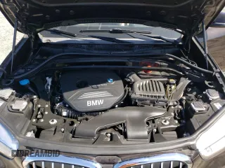 2017 BMW X1 xDrive28i z VIN WBXHT3C32H5F73536, wystawiony jako Copart lot #58431875 z przebiegiem 108 549 mil mil oraz Szkoda całkowita • Salvage title. Historia ofert i sprzedaży dostępna na DreamBid. Obrazek 12.