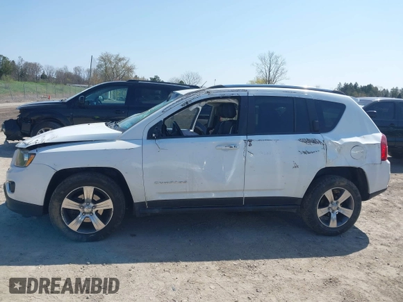 2017 Jeep Compass High Altitude z VIN 1C4NJDEB7HD126672, wystawiony jako IAAI lot #42092628 z przebiegiem 90 386 mil mil oraz . Historia ofert i sprzedaży dostępna na DreamBid. Obrazek 15.