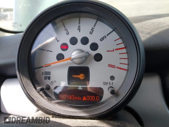 2011 MINI Hardtop with VIN WMWSU3C51BT183574, listed as a IAAI auction lot 41863134 with 137,140 mi miles and . Bid and sale history available at DreamBid. Image 7.