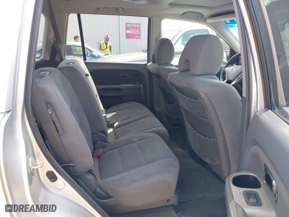 2008 Honda Pilot SE with VIN 5FNYF28398B020868, listed as a IAAI auction lot 41789338 with 286,261 mi miles. Bid and sale history available at carsss.com. Image 8.