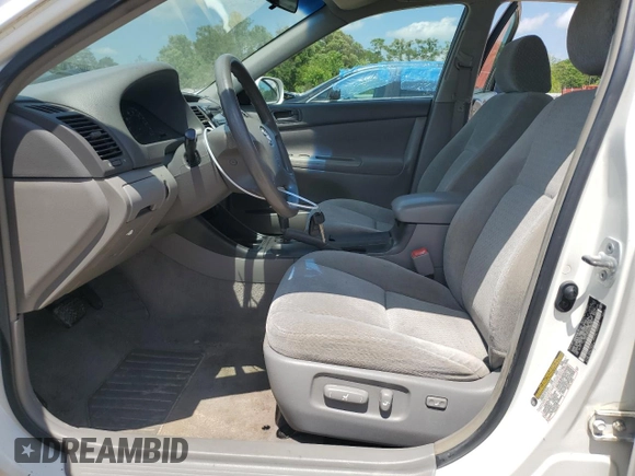 2004 Toyota Camry LE z VIN 4T1BE32K04U367761, wystawiony jako Copart lot #53559975 z przebiegiem 222 411 mil mil oraz Szkoda całkowita • Salvage title. Historia ofert i sprzedaży dostępna na DreamBid. Obrazek 7.