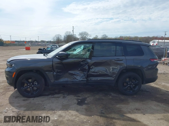 2024 Jeep Grand Cherokee Limited with VIN 1C4RJKBG6R8617895, listed as a IAAI auction lot 42084511 with 8,735 mi miles and . Bid and sale history available at DreamBid. Image 14.