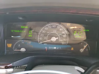 2004 Lincoln Town Car Ultimate z VIN 1LNHM83W64Y627908, wystawiony jako Copart lot #47130995 z przebiegiem 75 662 mil mil oraz Szkoda całkowita • Salvage title. Historia ofert i sprzedaży dostępna na DreamBid. Obrazek 9.