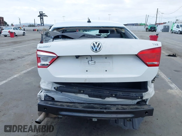 2014 Volkswagen Passat S z VIN 1VWAT7A30EC113737, wystawiony jako IAAI lot #42029001 z przebiegiem 115 378 mil mil oraz . Historia ofert i sprzedaży dostępna na DreamBid. Obrazek 17.