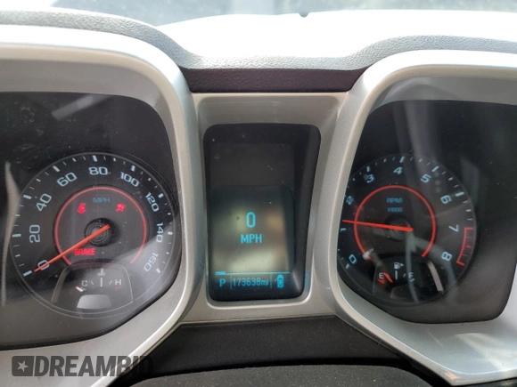 2013 Chevrolet Camaro LS z VIN 2G1FA1E33D9142184, wystawiony jako Copart lot #50584675 z przebiegiem 173 638 mil mil oraz Czysty tytuł • Clean title. Historia ofert i sprzedaży dostępna na DreamBid. Obrazek 9.